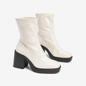 Kenneth Cole NY Women's Amber Patent Slip On Block Heel Ankle Boots Size 8.5 NWT